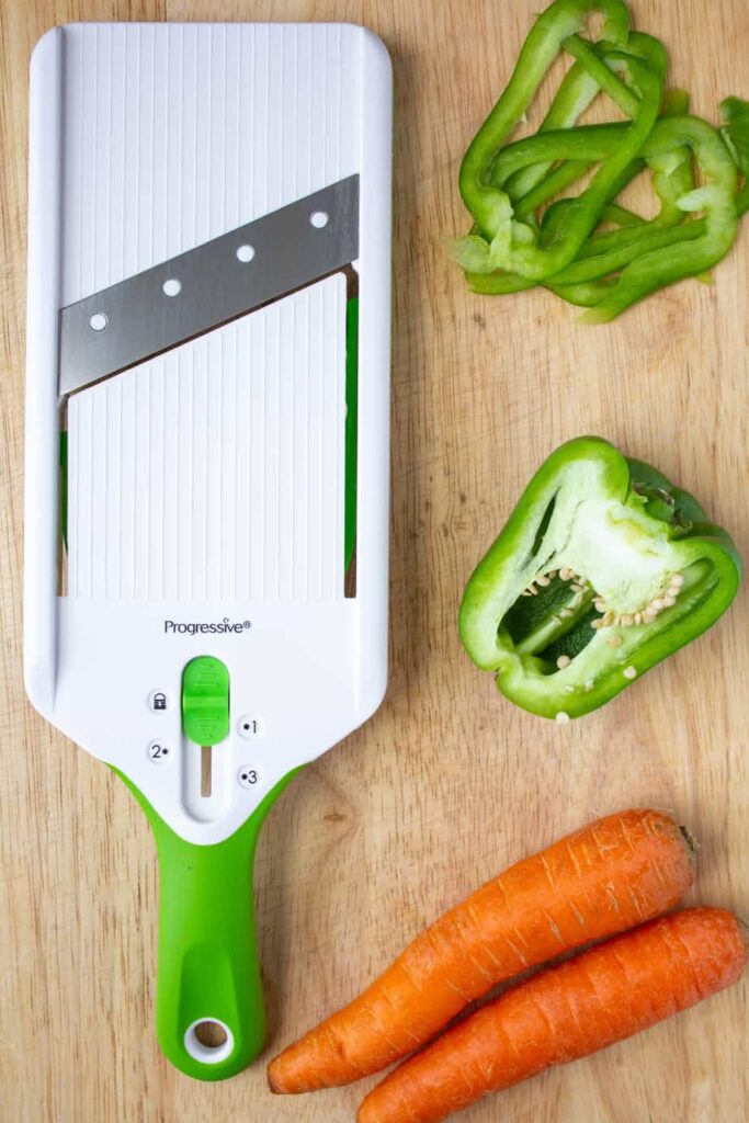 Slicing, Chopping, and Cutting Green Bell Peppers in Vegetable Cutter  Machine 